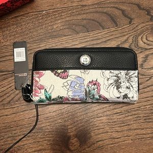 NWT STONE MOUNTAIN from Nordstroms wallet.  Gorgeous floral and black